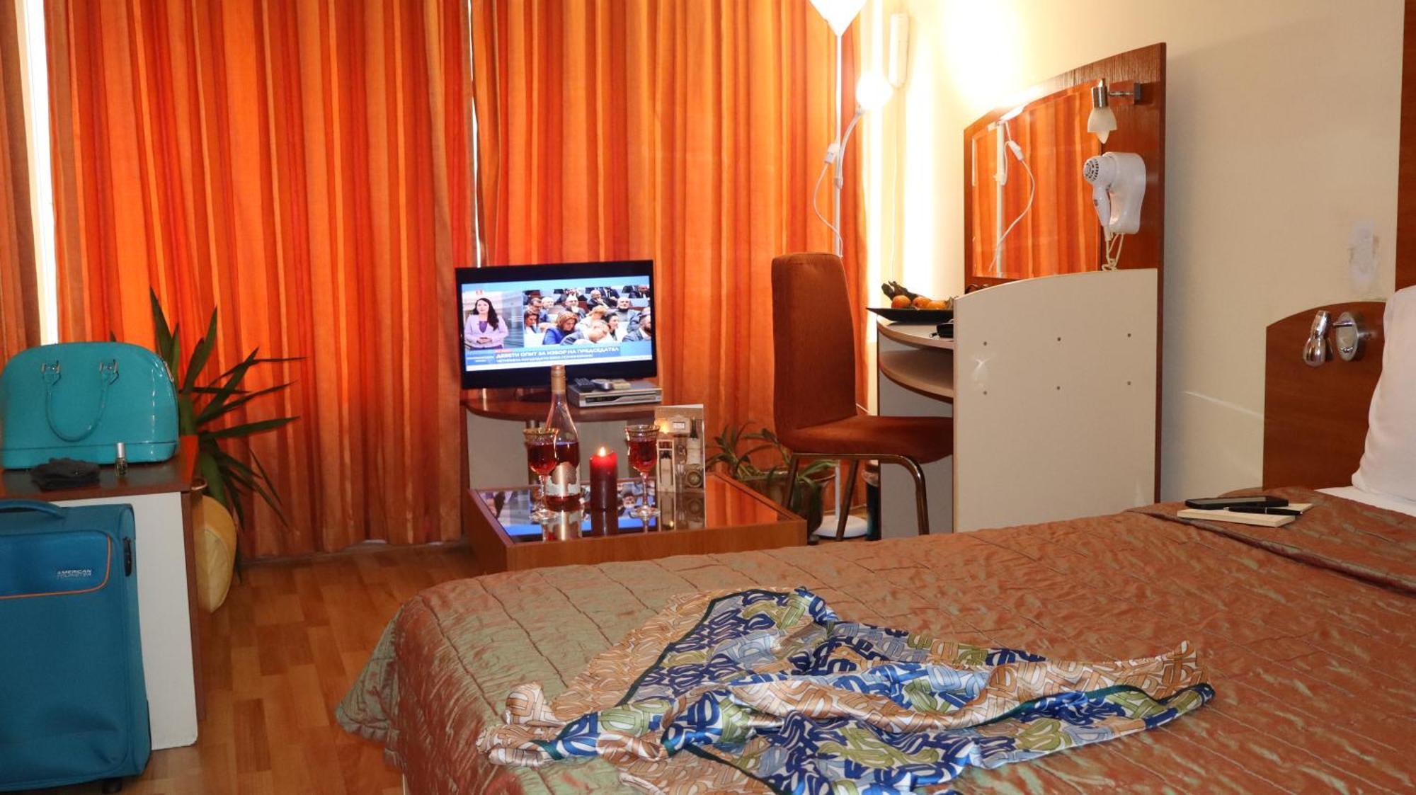 Hotel Palitra Varna Ngoại thất bức ảnh