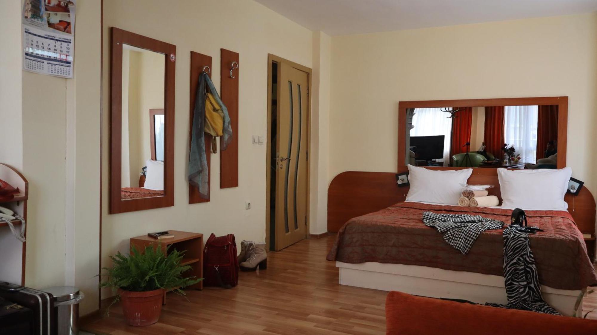 Hotel Palitra Varna Ngoại thất bức ảnh